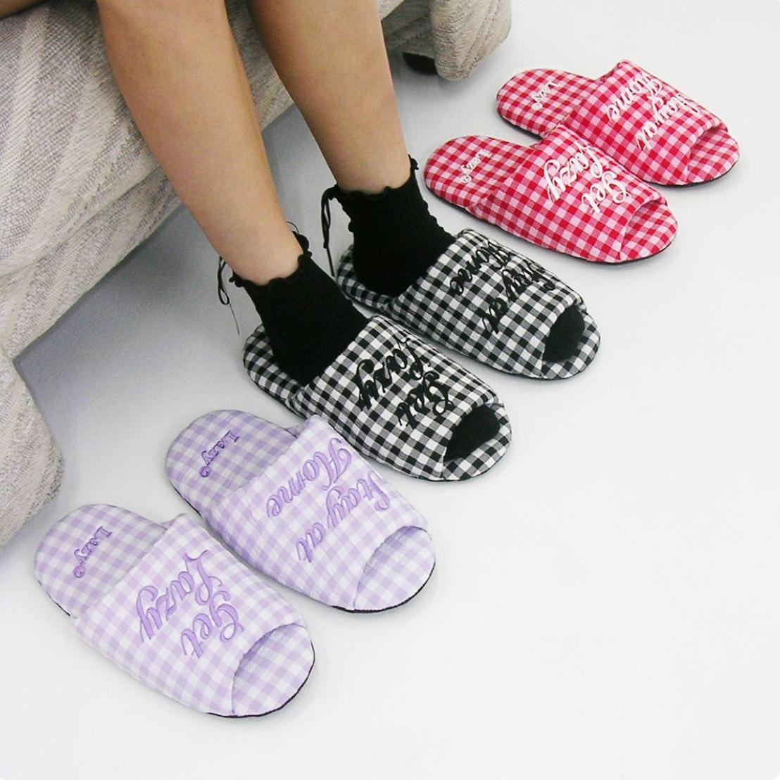 checkered room slippers | Lazyz