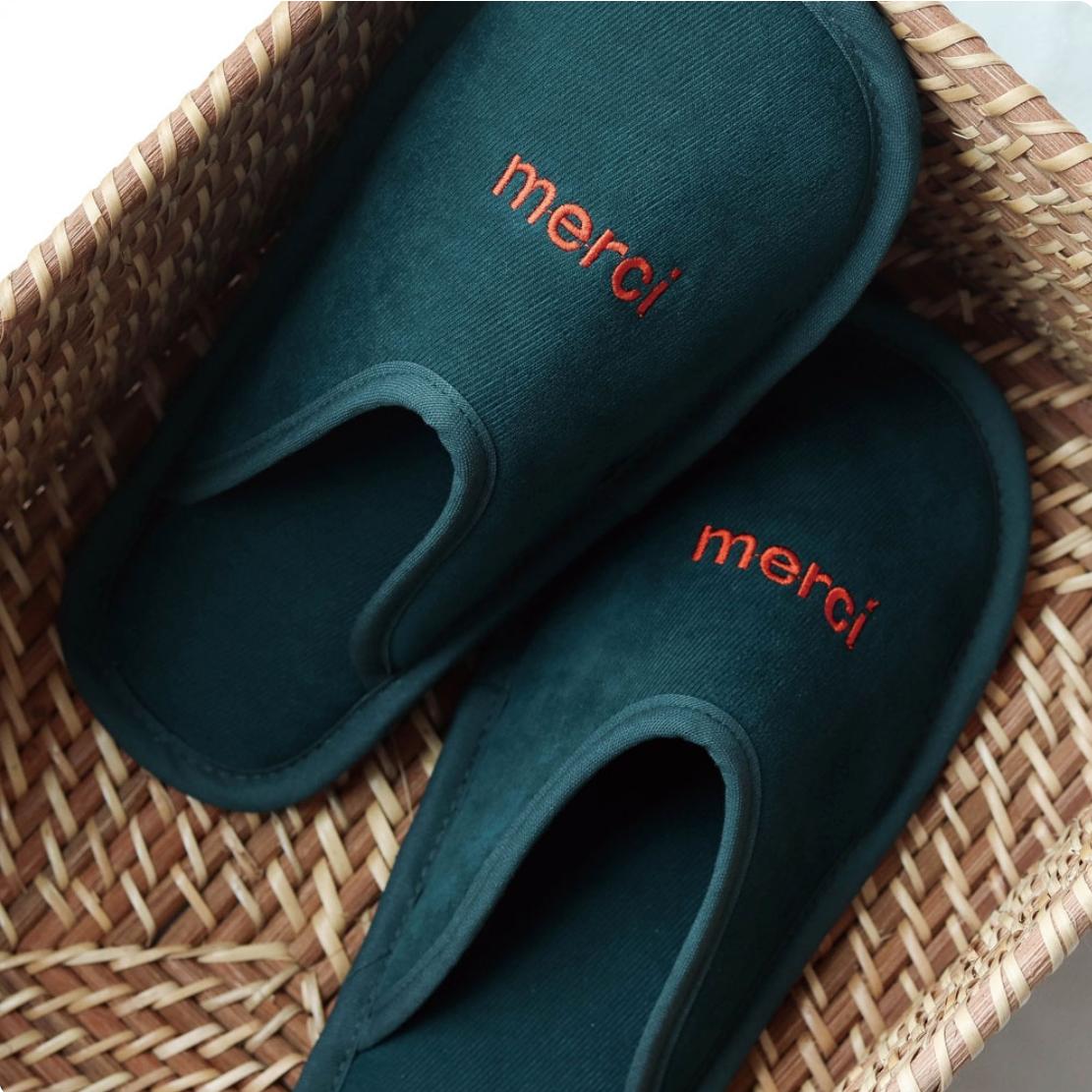 足にフィットする ルームシューズ | room slippers