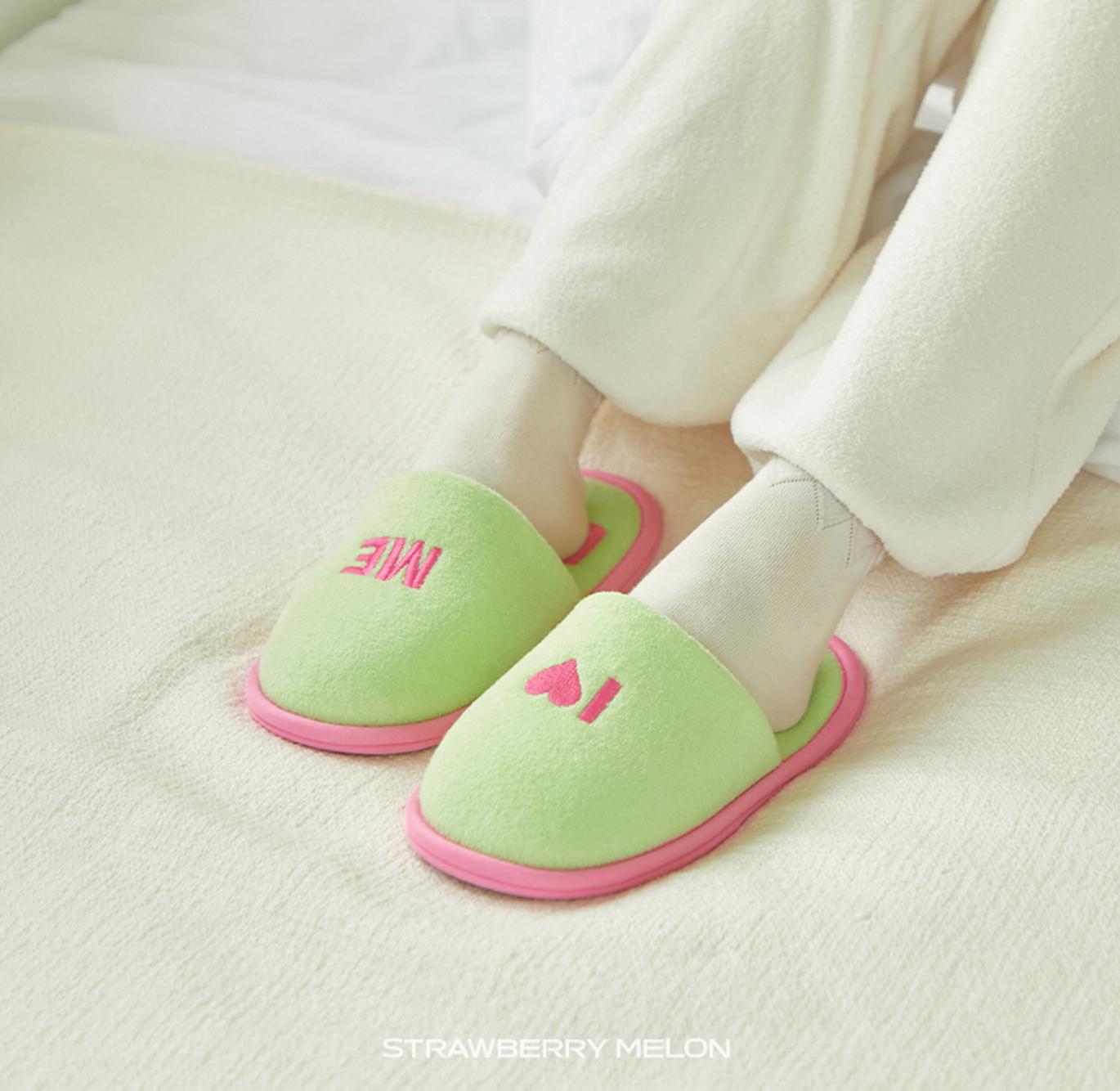 lettering room shoes | 3 colors