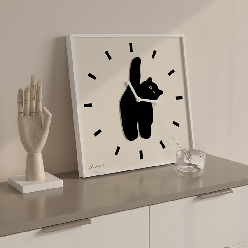 四角い猫の絵の時計