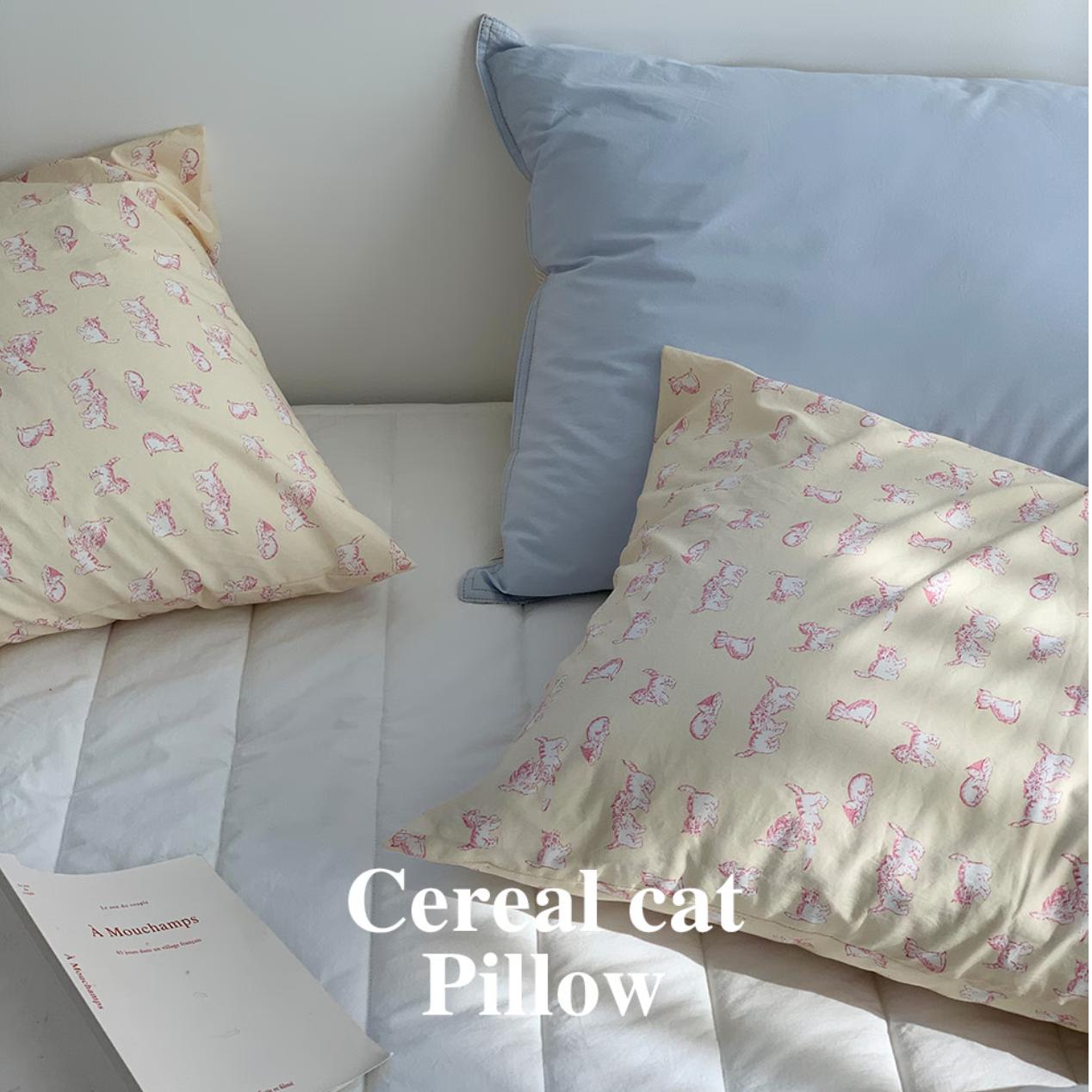 Cereal cat Pillow | La Tulipe