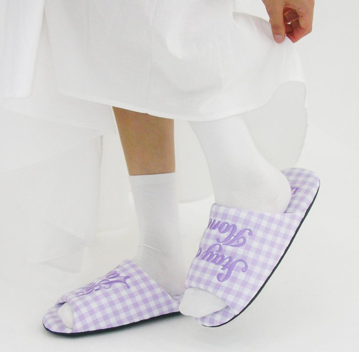 checkered room slippers | Lazyz