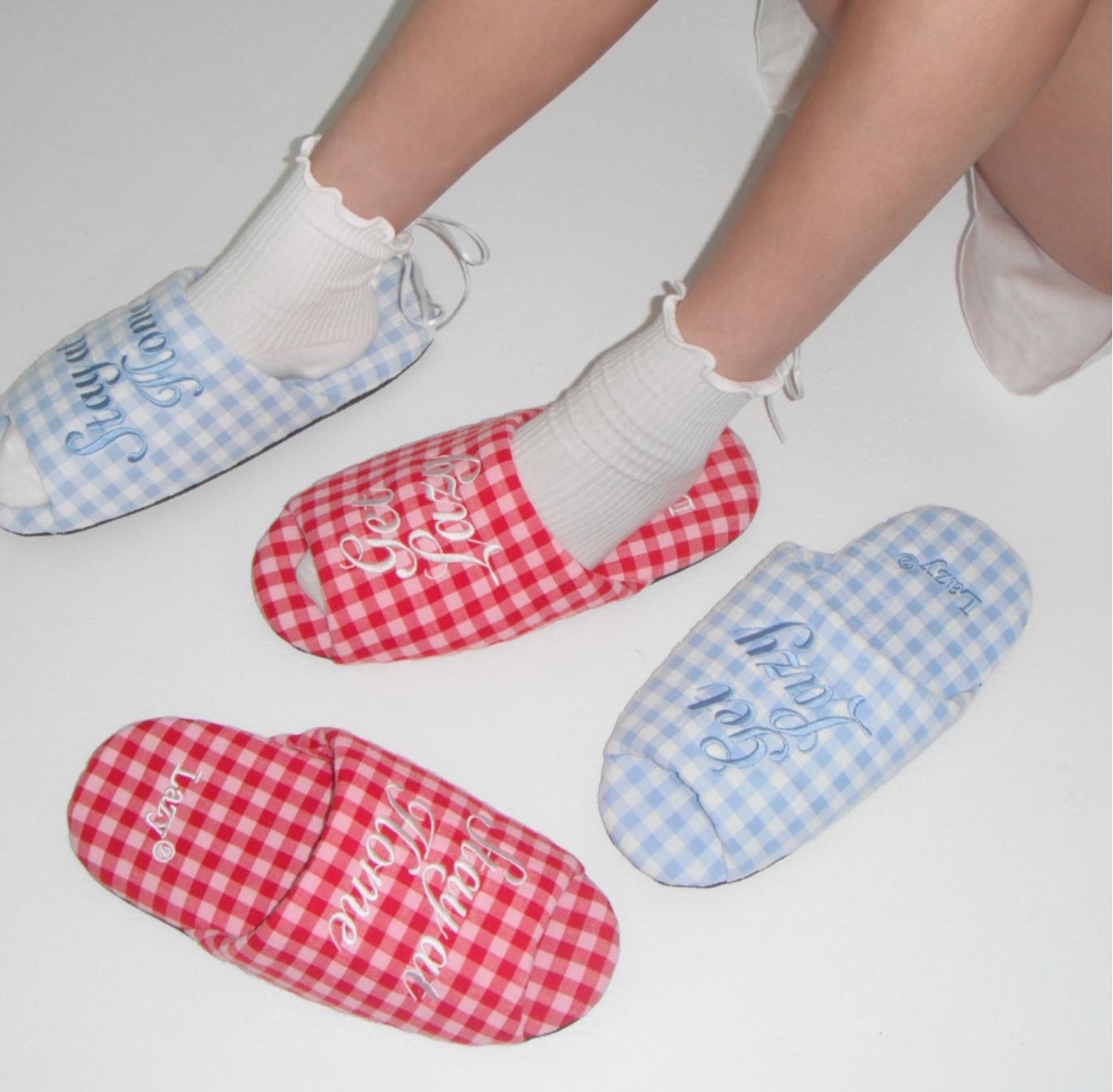 checkered room slippers | Lazyz