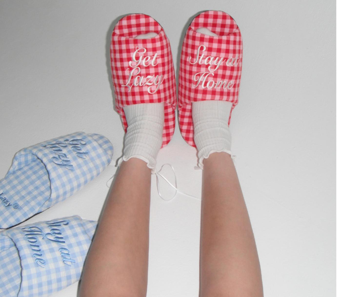 checkered room slippers | Lazyz