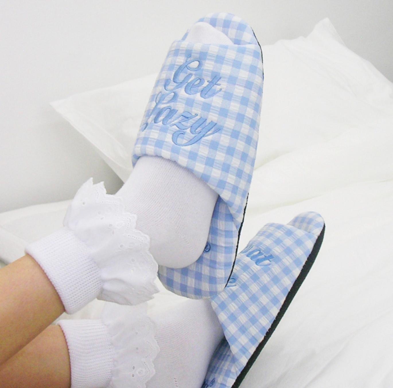 checkered room slippers | Lazyz