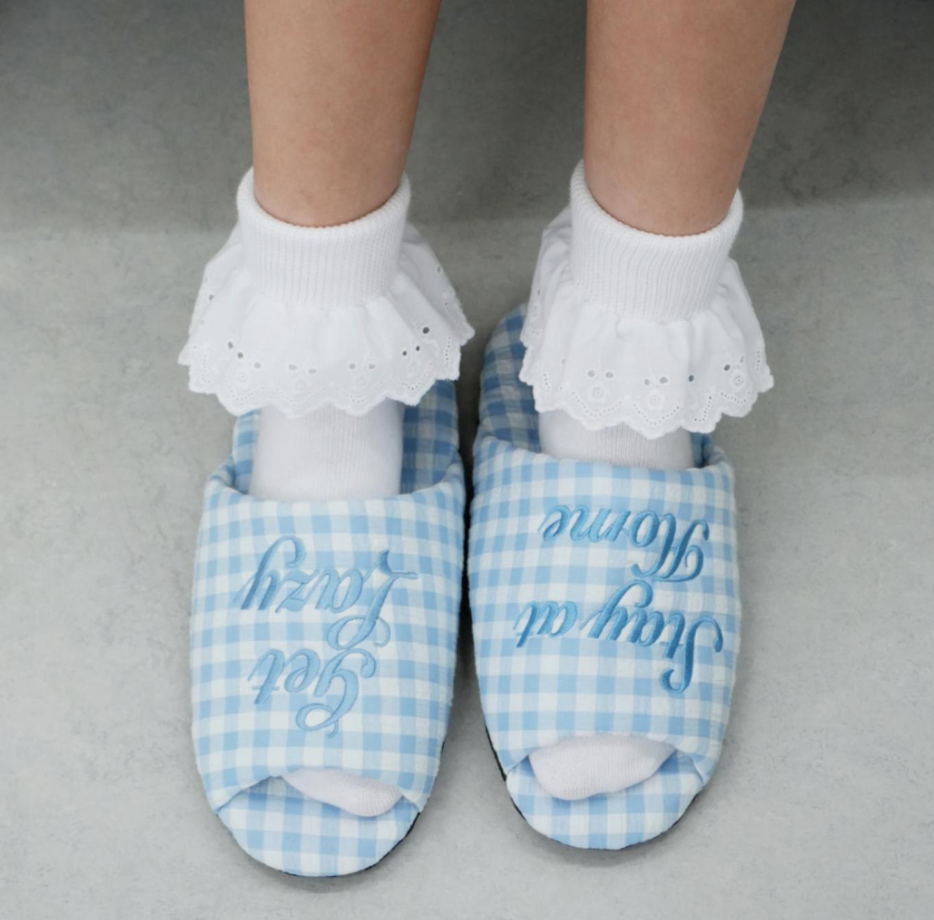 checkered room slippers | Lazyz