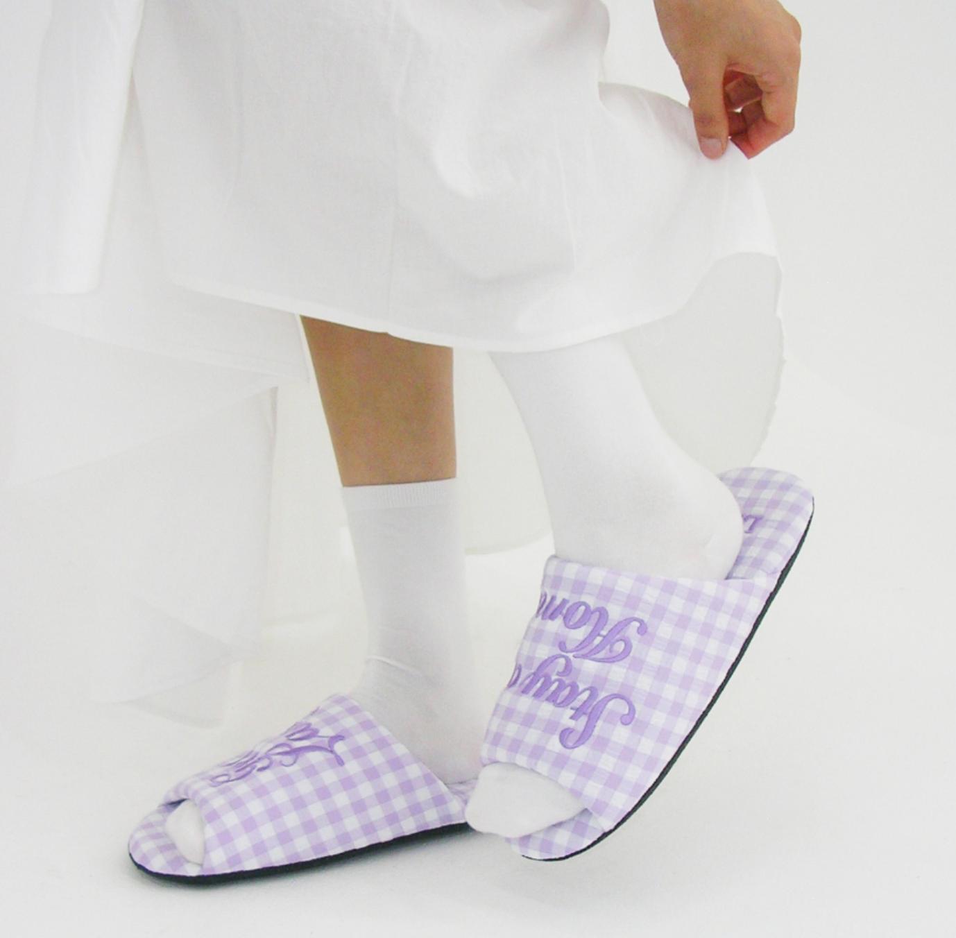 checkered room slippers | Lazyz