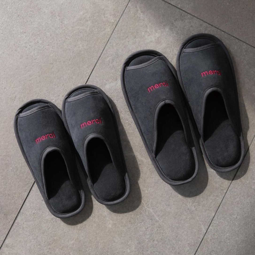 足にフィットする ルームシューズ | room slippers